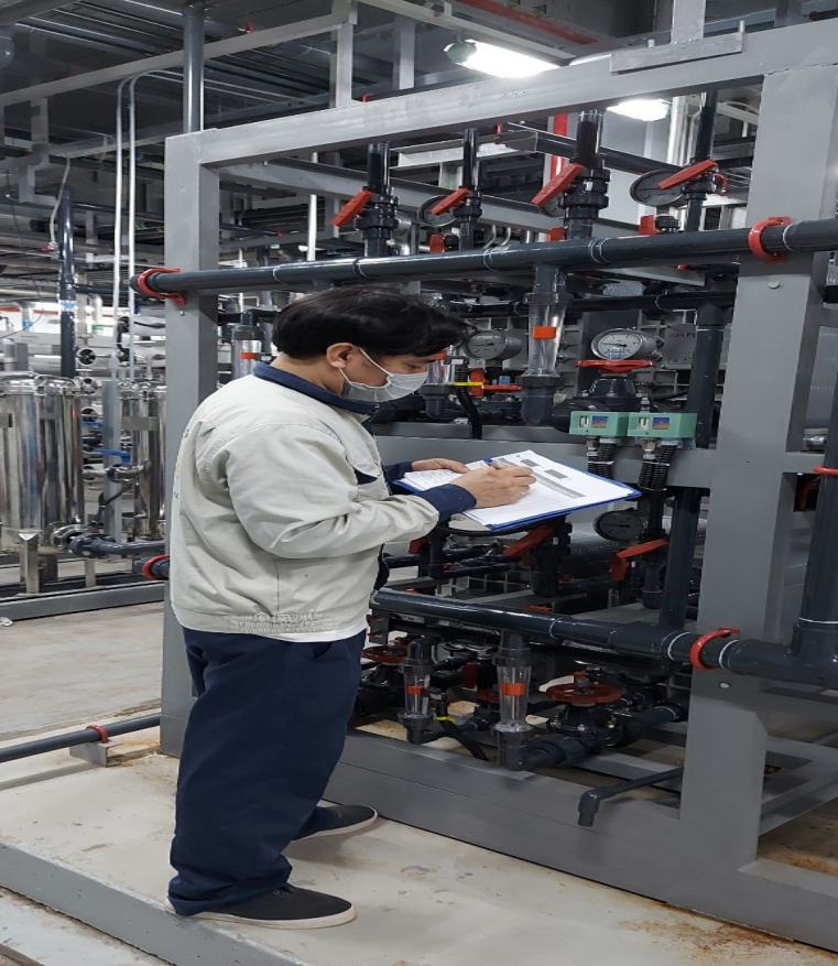 Bảo dưỡng định kỳ dàn bơm tuần hoàn và vỏ màng RO áp lực